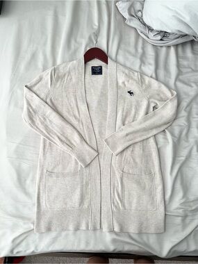 Abercrombie & Fitch Cream Open-Front Cardigan with Navy Logo